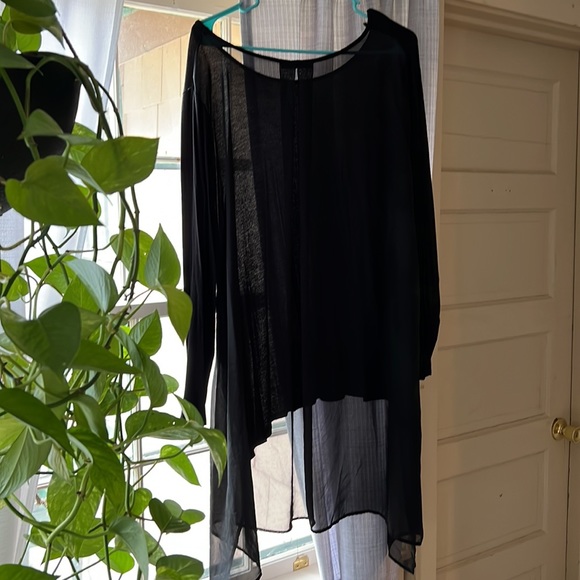 Plus size top - Picture 2 of 2